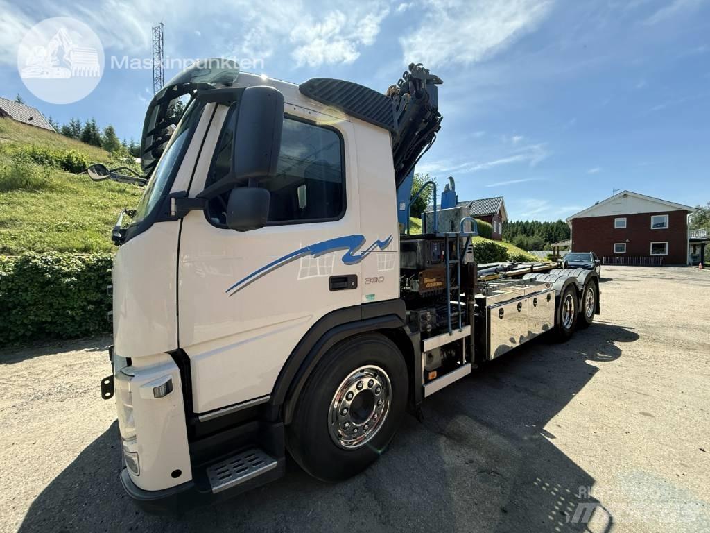 Volvo FM 330 Crane trucks