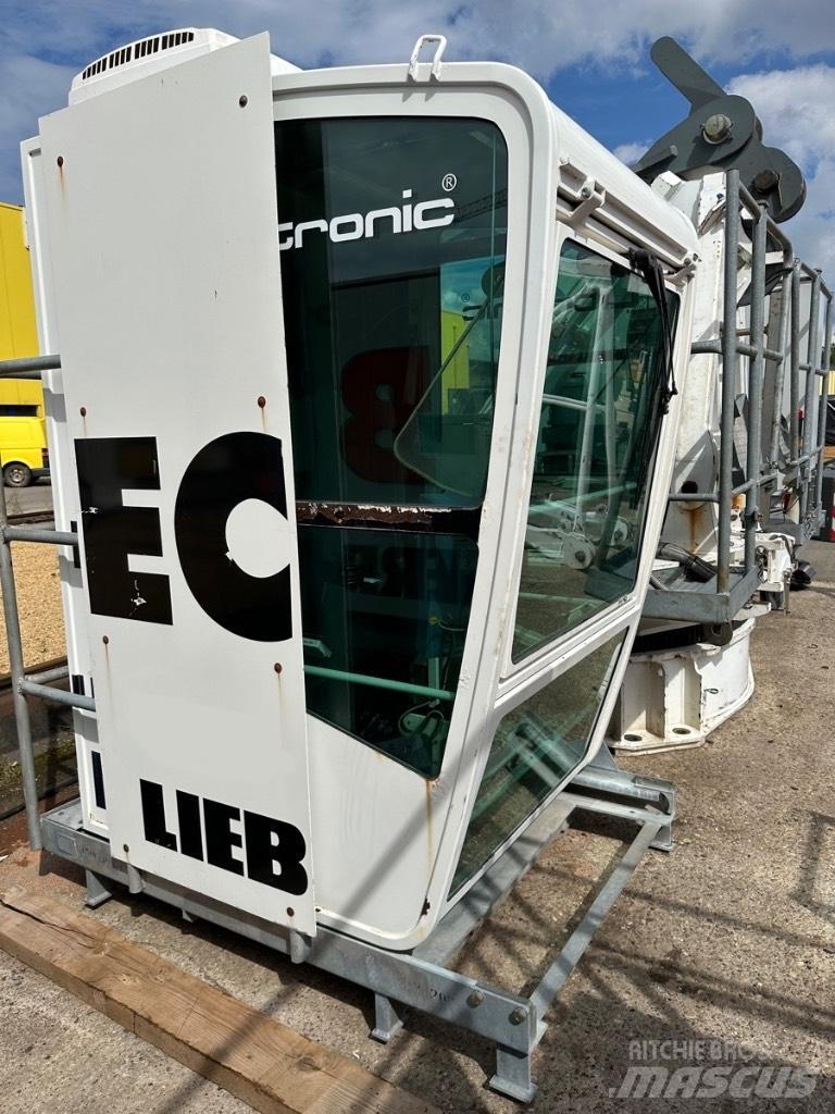Liebherr 150 ECB 8 Tower cranes