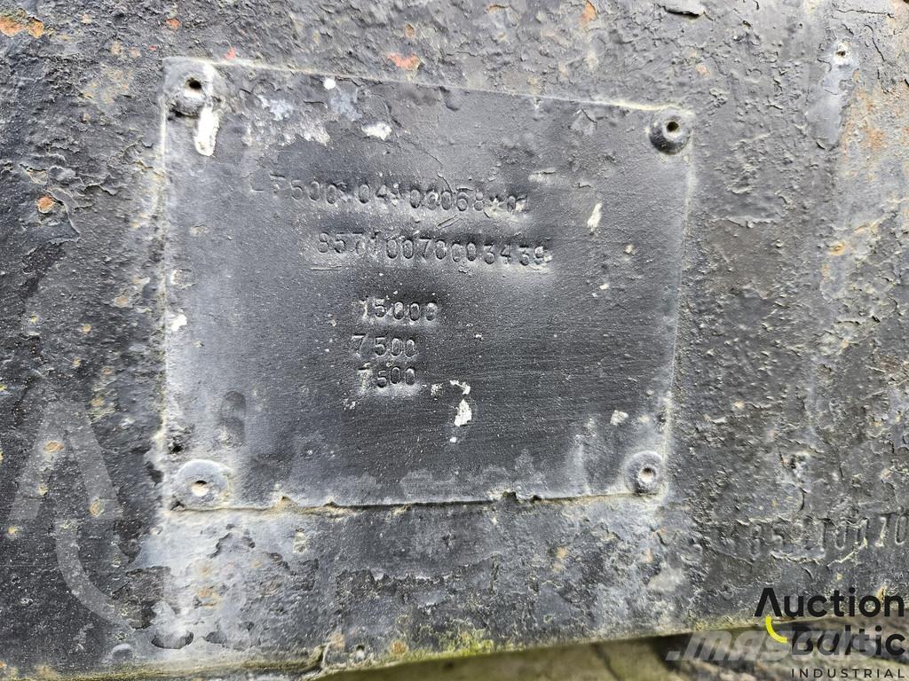 MAZ 857100 Curtainsider semi-trailers