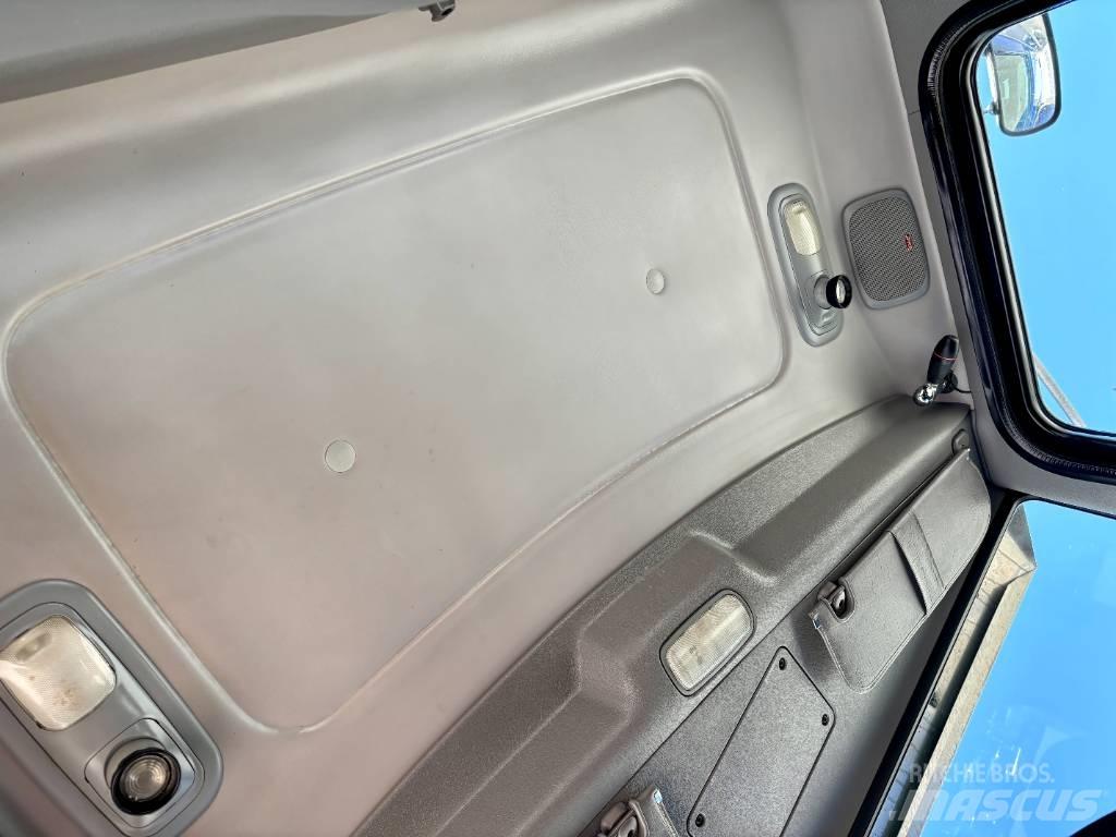 Peterbilt 365 Truck Tractor Units