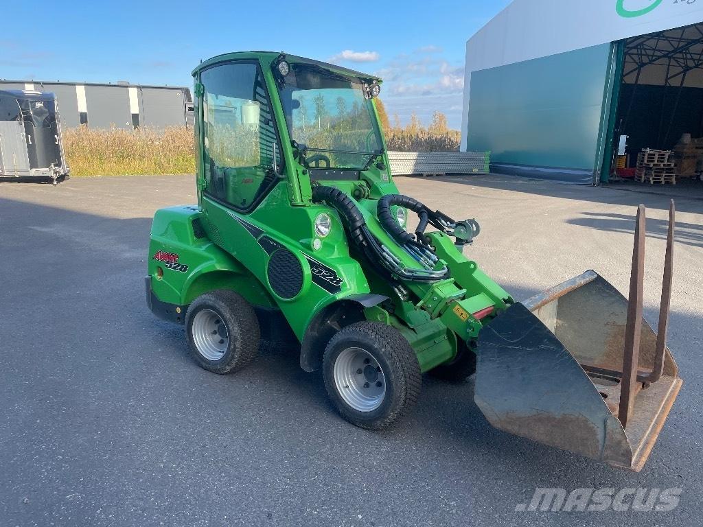 Avant 528 Multi purpose loaders