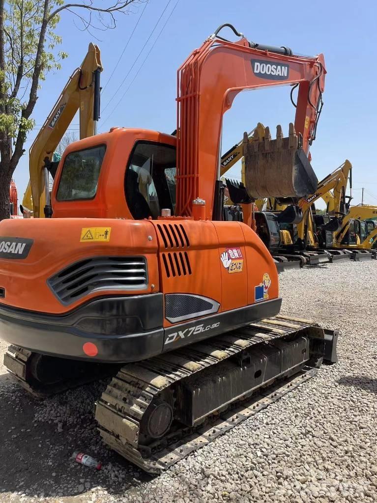 Doosan DX75 Mini excavators < 7t