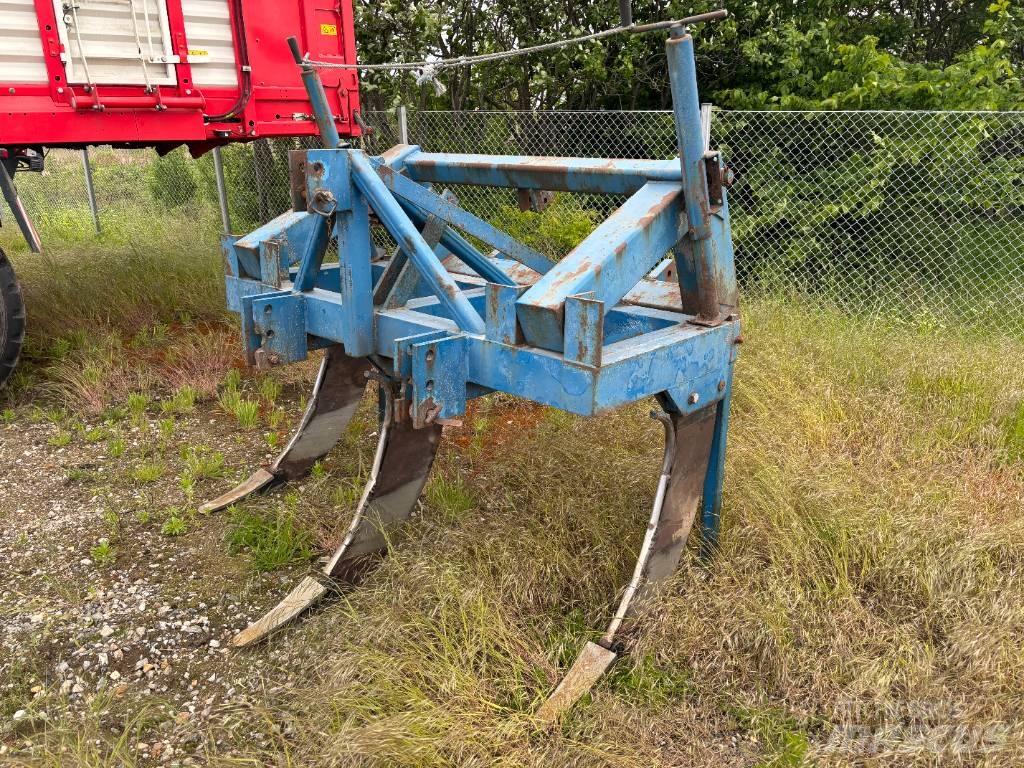 Rabe 3 tands Chisel ploughs
