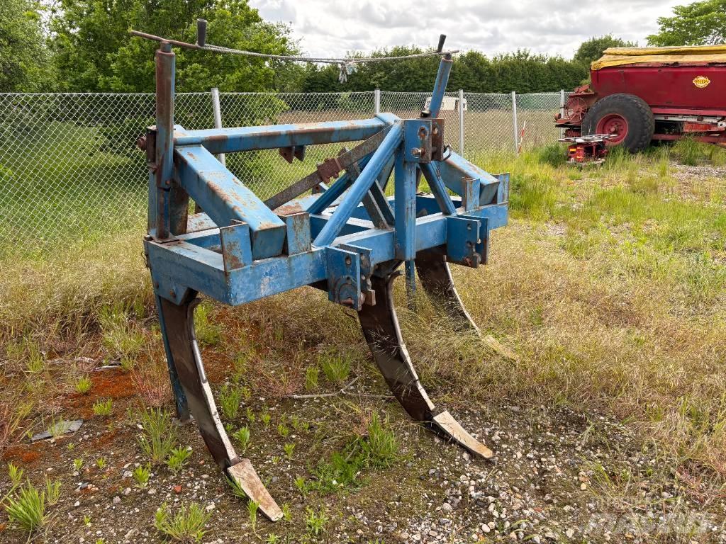 Rabe 3 tands Chisel ploughs