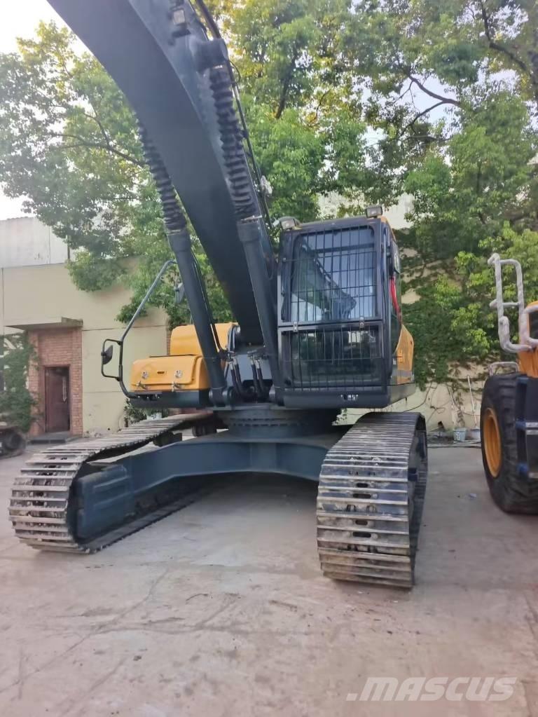 Hyundai 305 LC-9S Crawler excavators