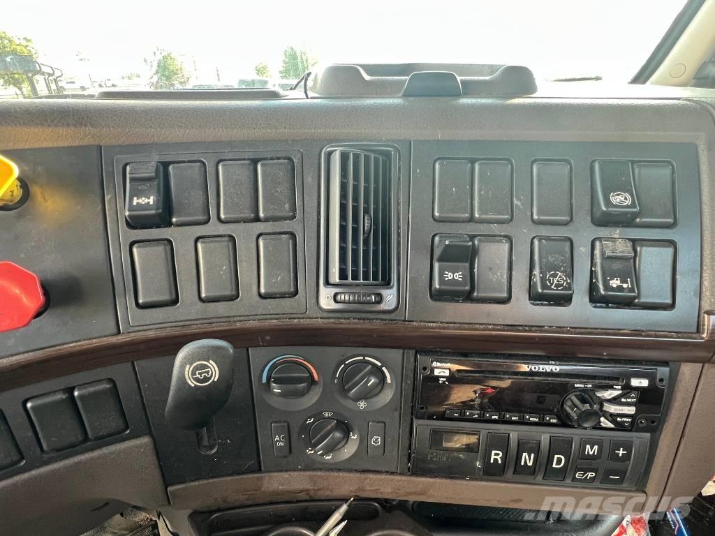 Volvo VNL 42 T300 Truck Tractor Units
