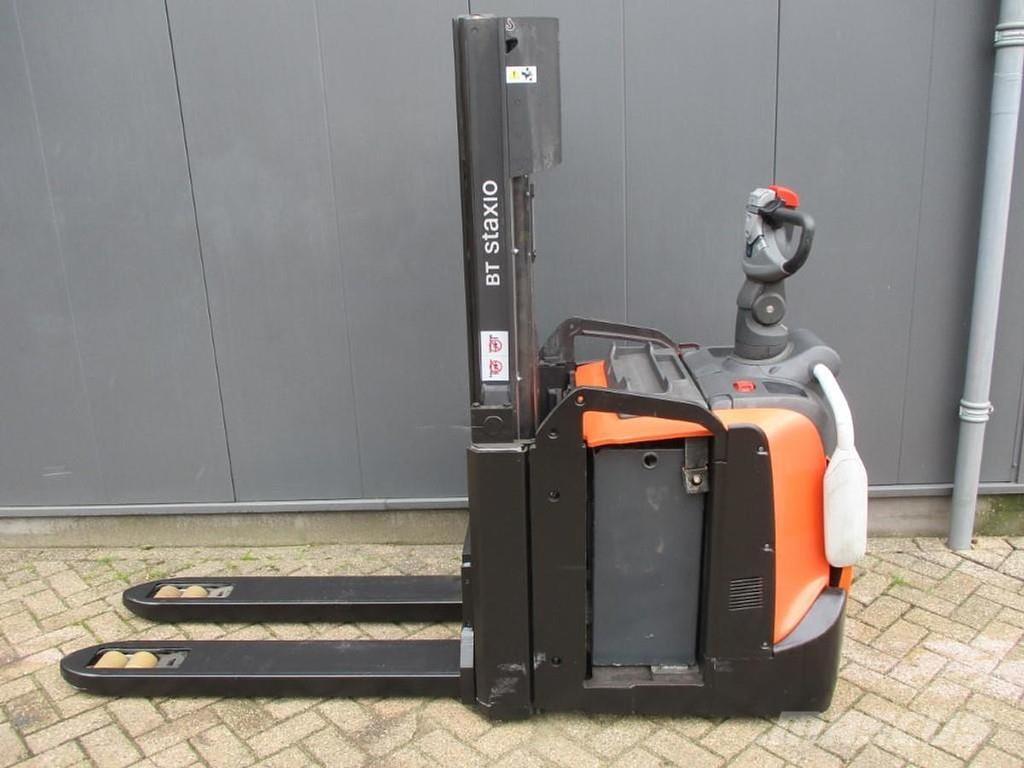 BT SPE200D Low lifter with platform