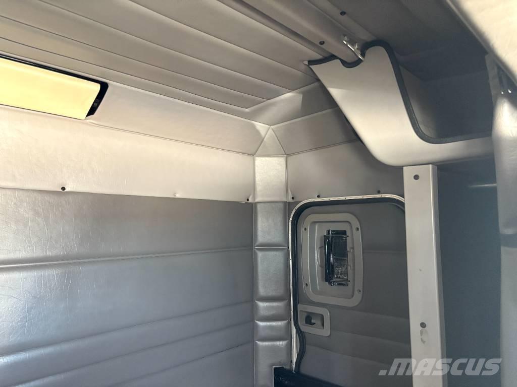 Peterbilt 379 Truck Tractor Units