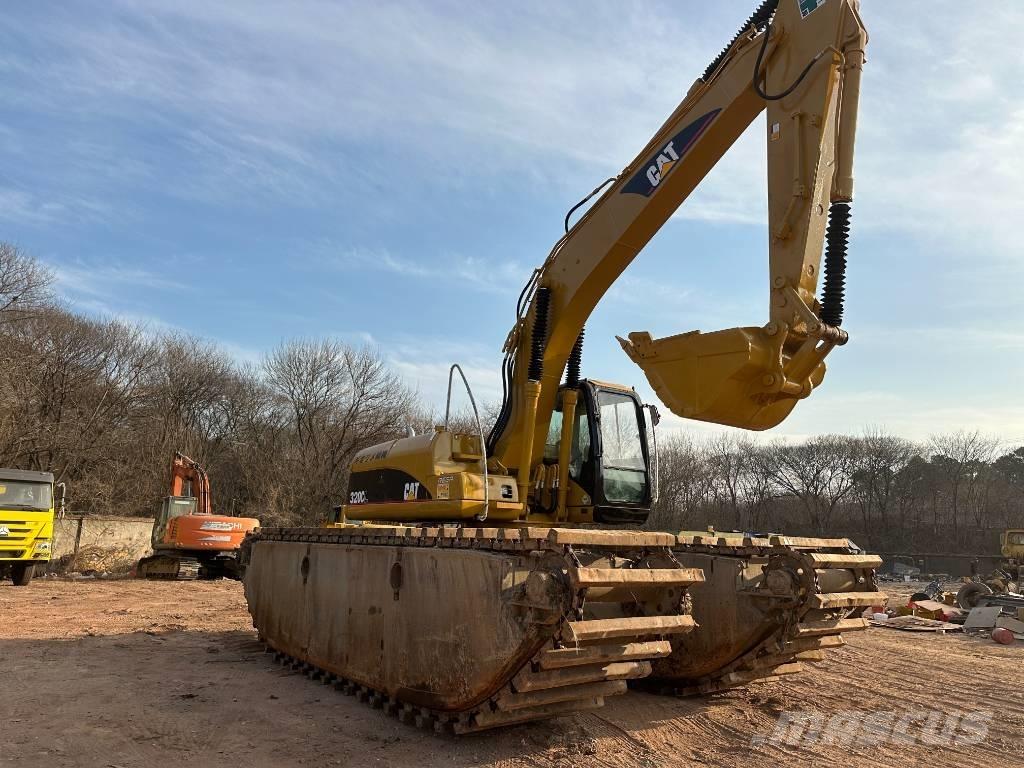 CAT 320 C L Amphibious Excavators