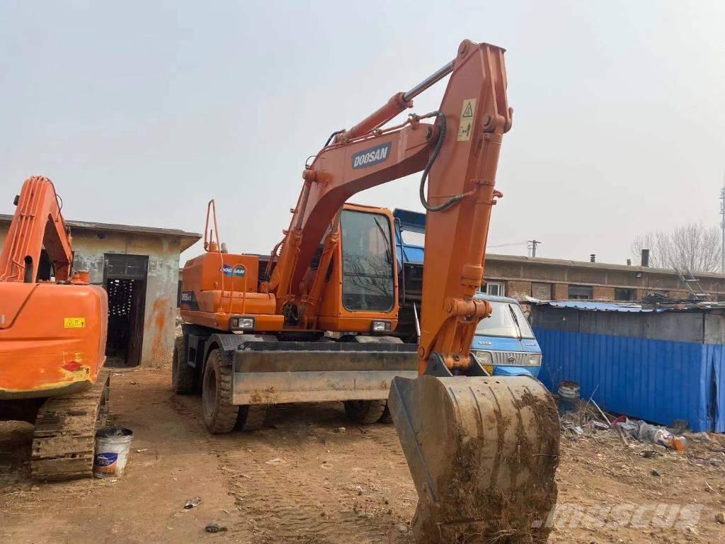 Doosan DH150W Wheeled excavators