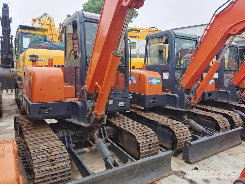 Doosan DH 55 Mini excavators < 7t
