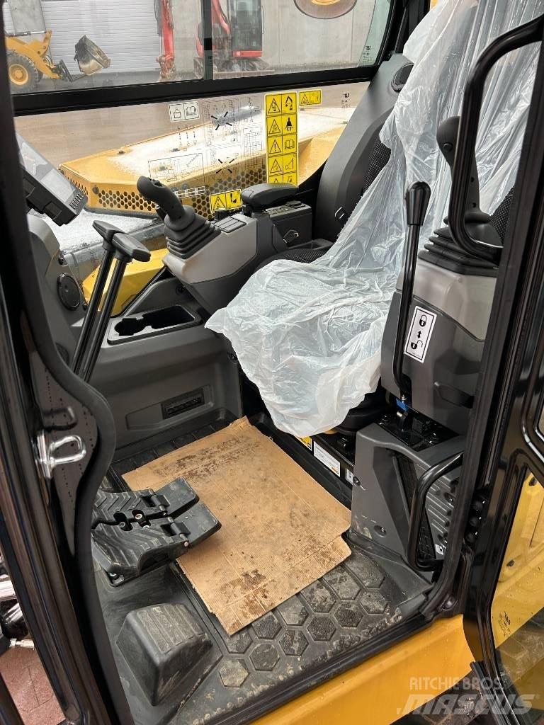 CAT 306 Mini excavators < 7t