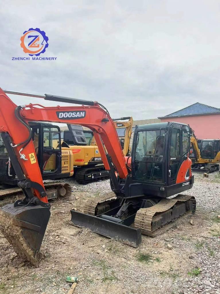 Doosan DX 60 Mini excavators < 7t