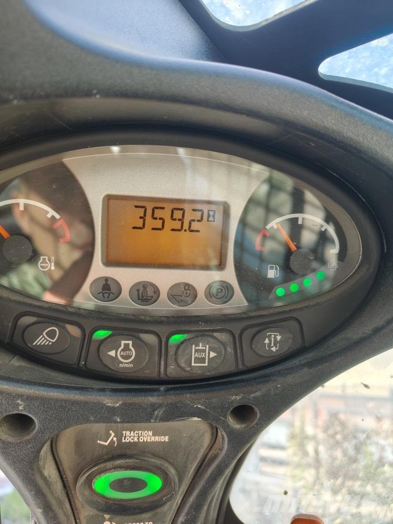 Bobcat T 770 Crawler FEL's