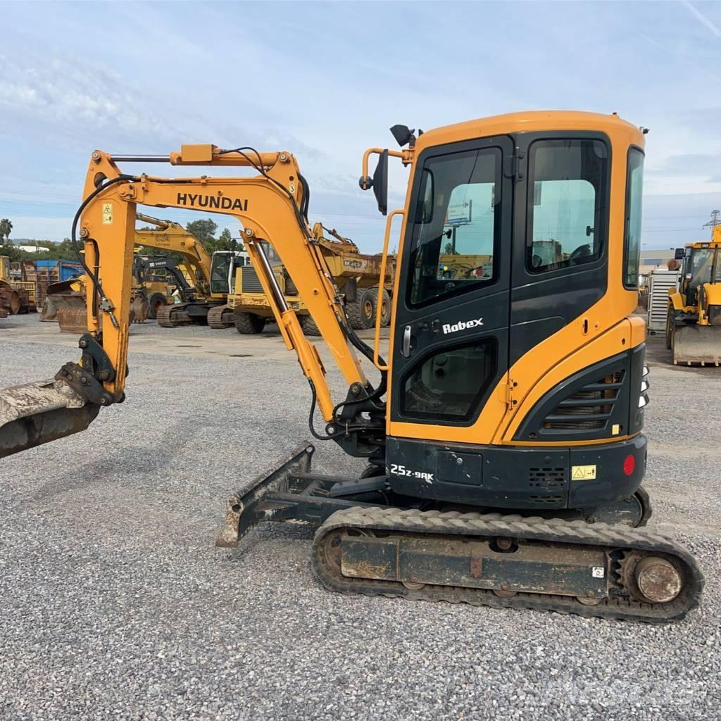 Hyundai 25 Z-9 Mini excavators < 7t