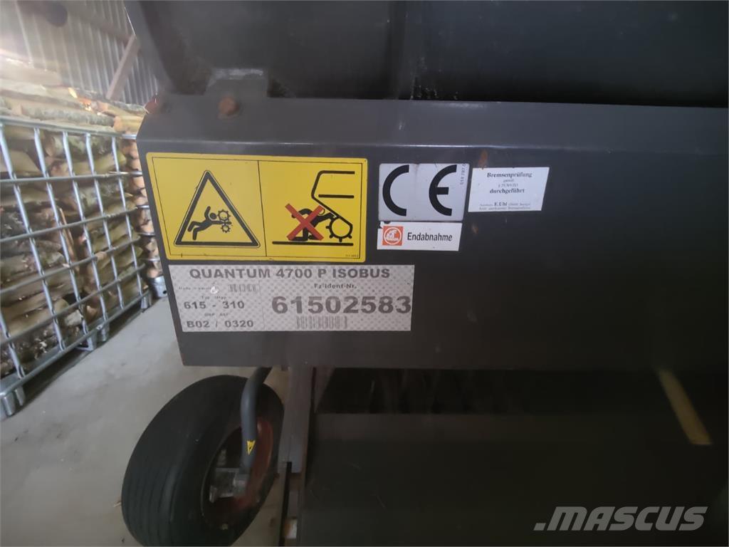 CLAAS Quantum 4700 Self loading trailers