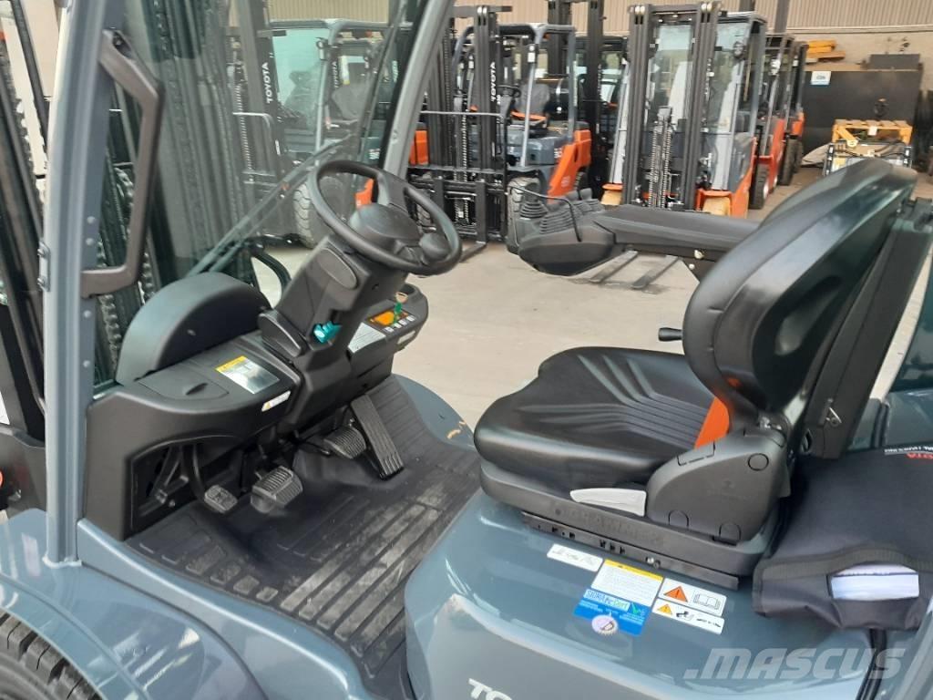 Toyota 52-8 FDF 30 Diesel trucks