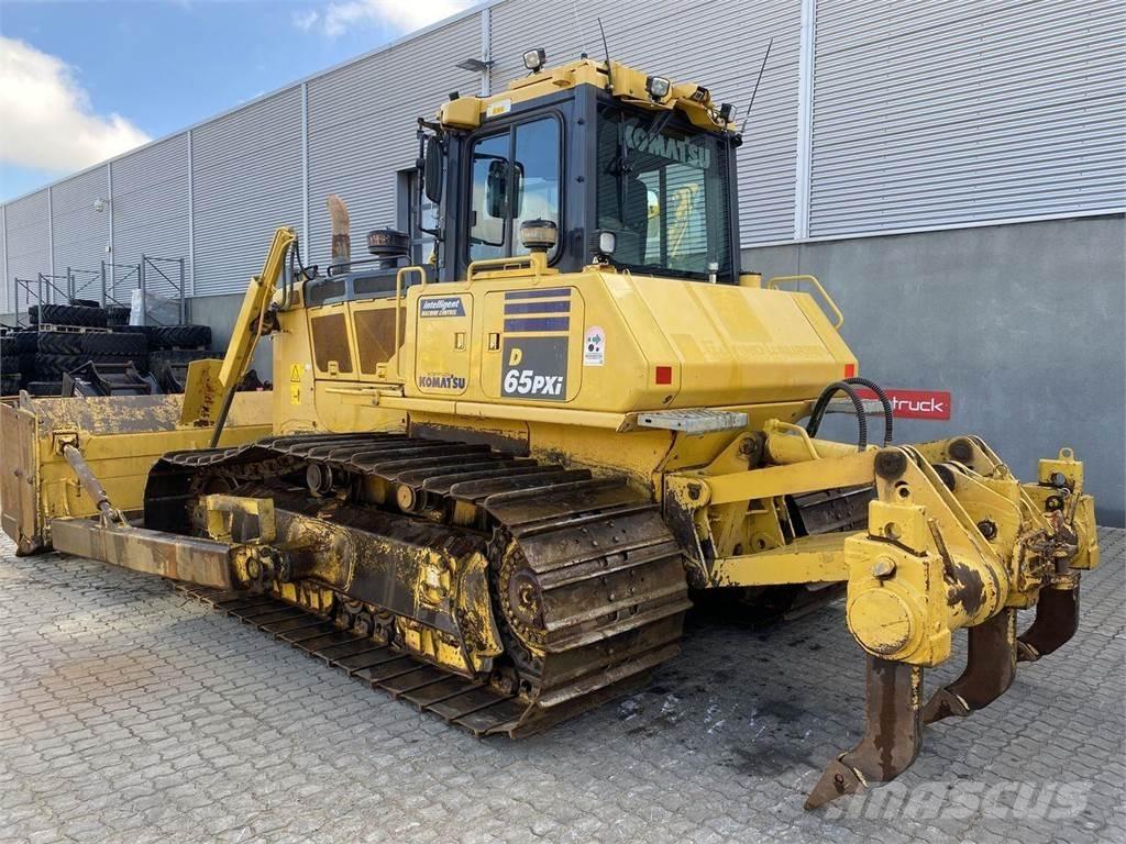Komatsu D65PXI-18 Crawler dozers