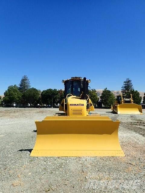 Komatsu D61EX-24 Crawler dozers
