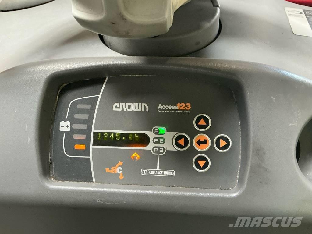 Crown TC 3000 Towing truck