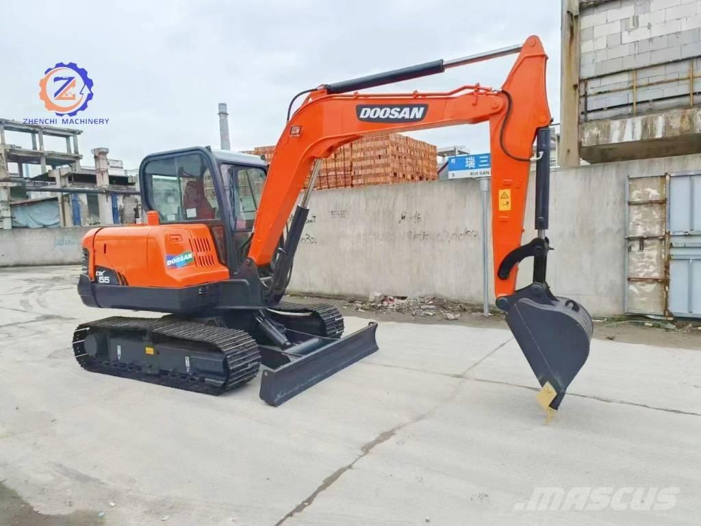 Doosan DX 55 Mini excavators < 7t