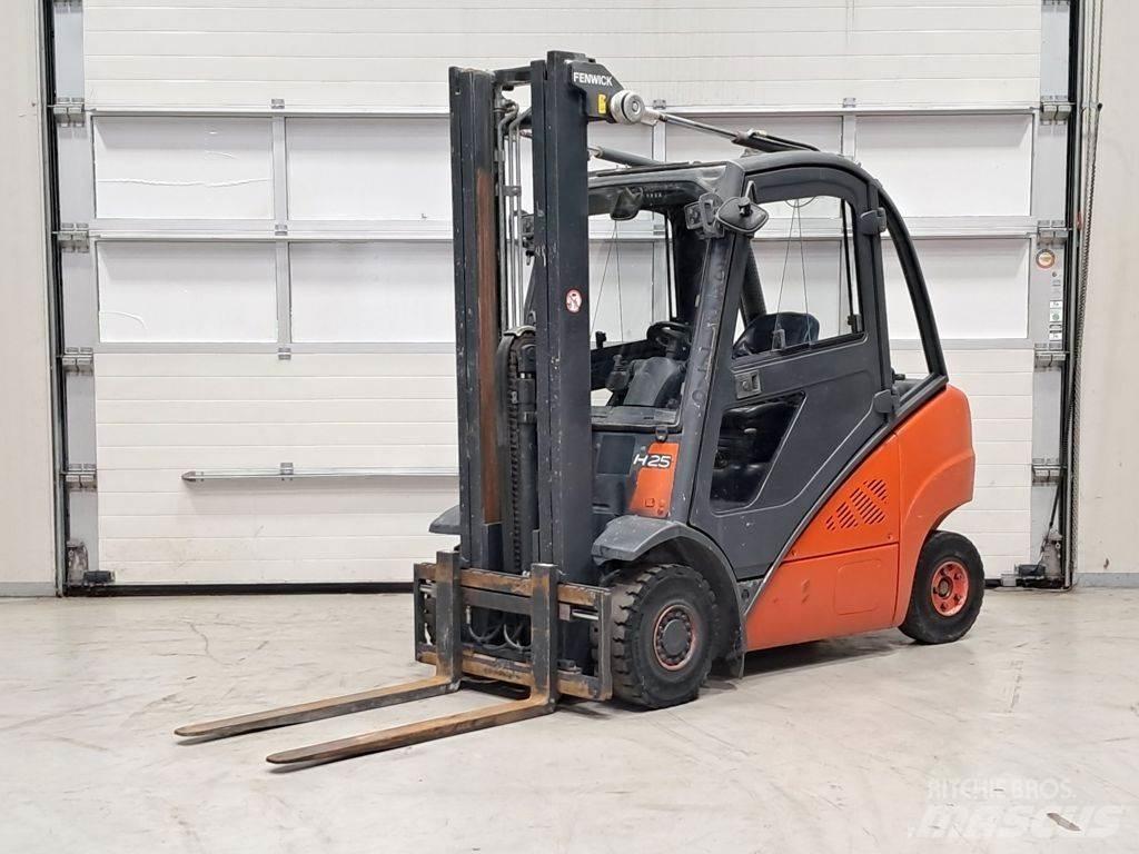 Linde H25D-01 Diesel trucks