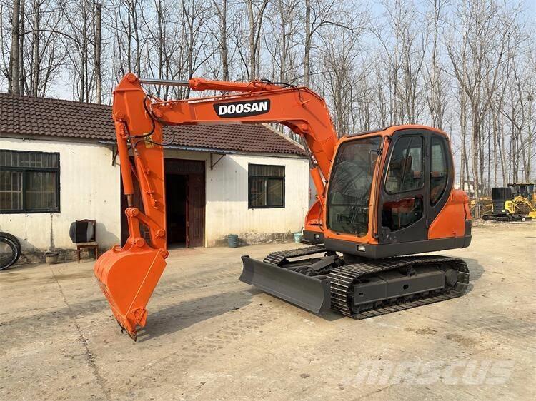 Doosan DX 75 Mini excavators < 7t