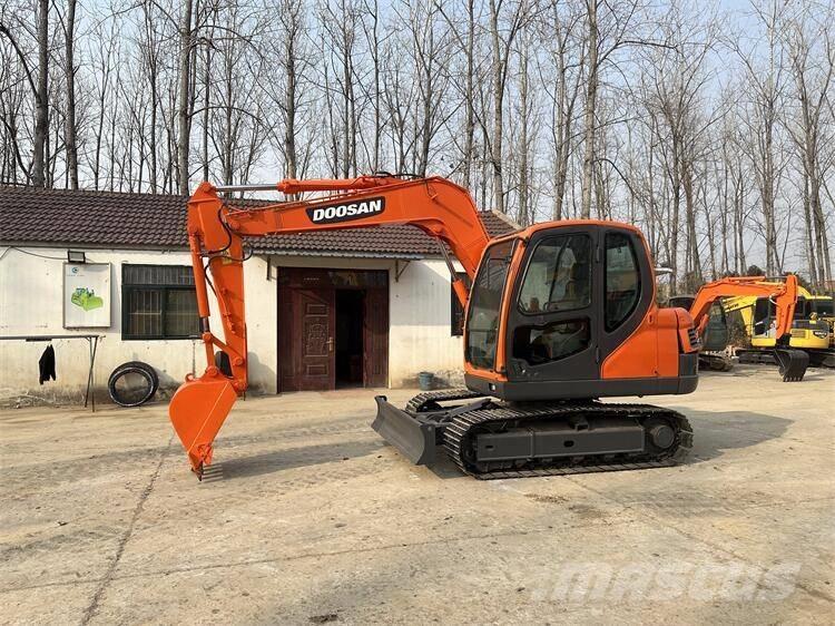 Doosan DX 75 Mini excavators < 7t