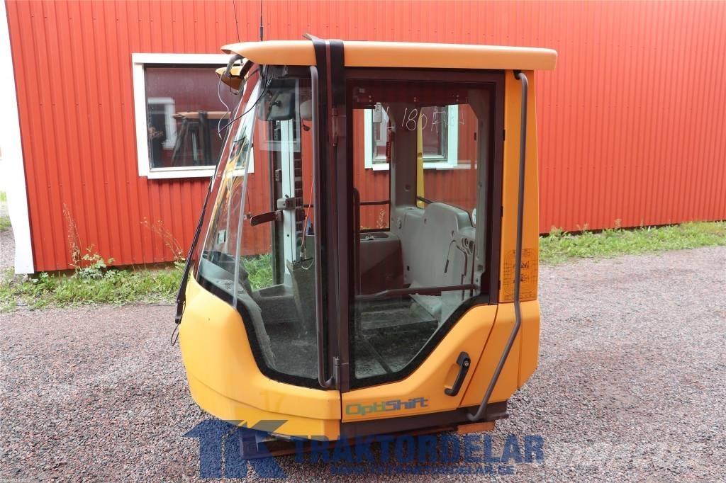 Volvo L 180 F Cabins and interior