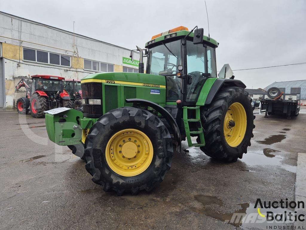 John Deere 7710 Tractors