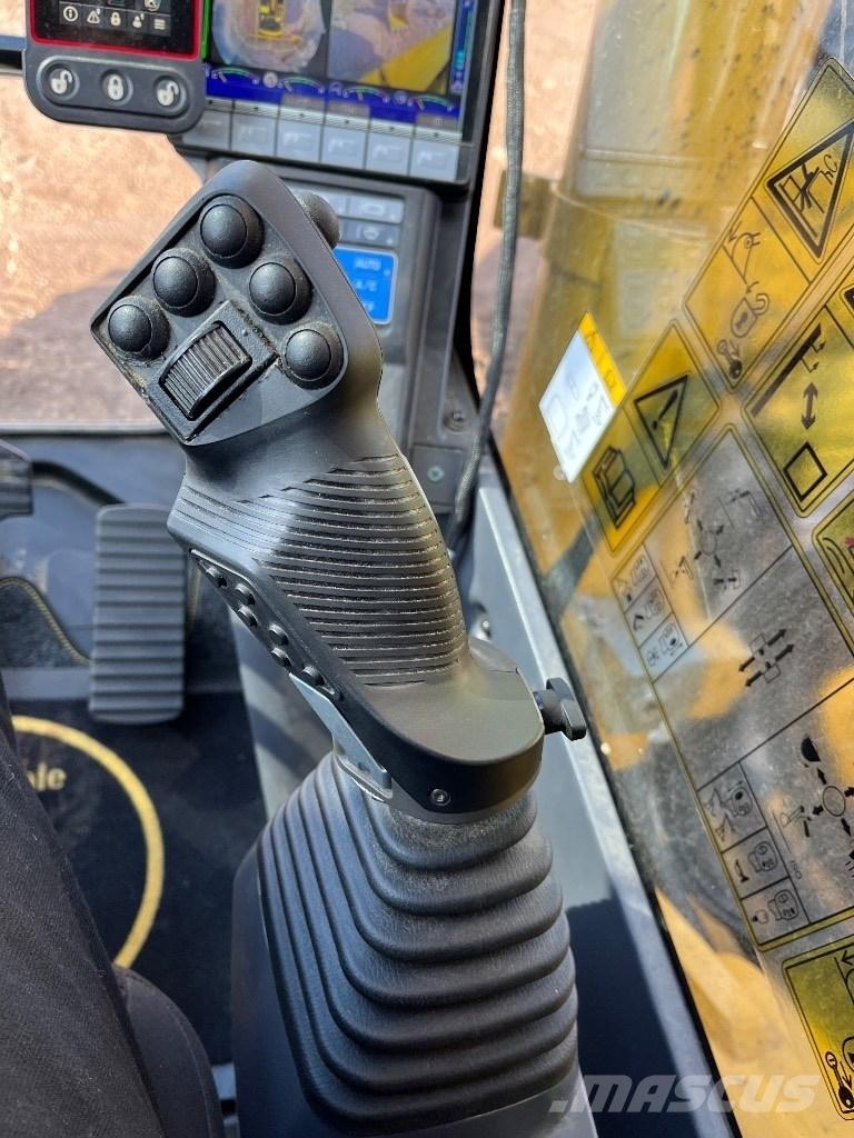 Komatsu HB 365LC-3E0 Crawler excavators