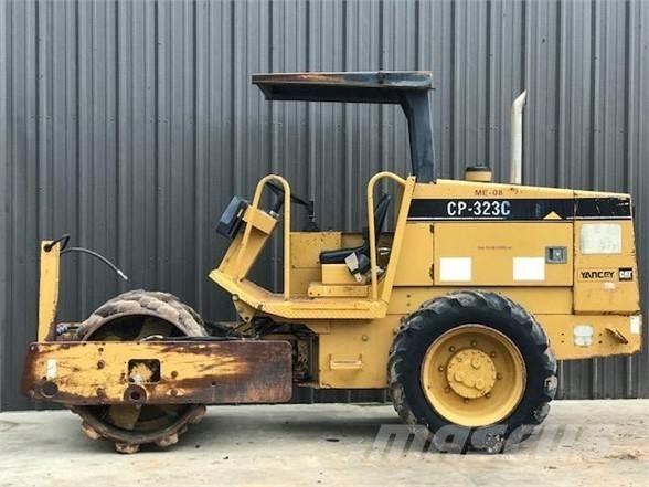 CAT CP-323C Single drum rollers