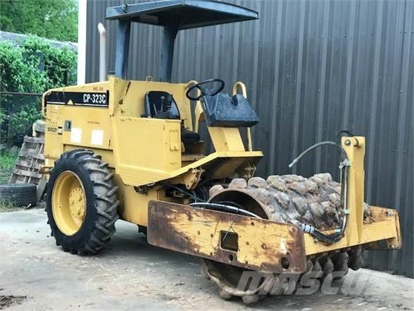 CAT CP-323C Single drum rollers
