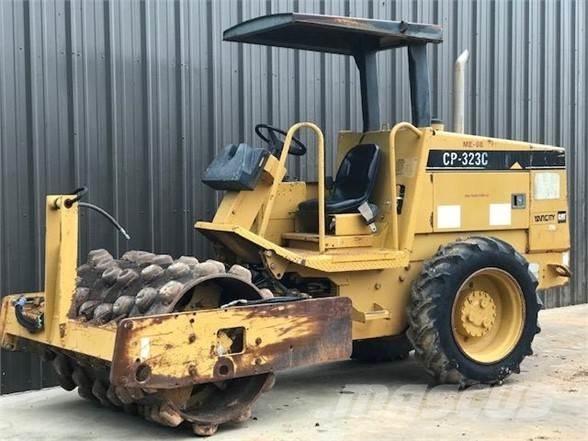 CAT CP-323C Single drum rollers