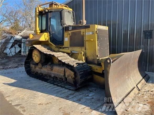 CAT D6M XL Crawler dozers