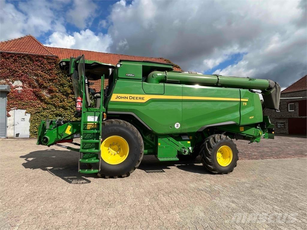 John Deere T5 600 Combine harvesters