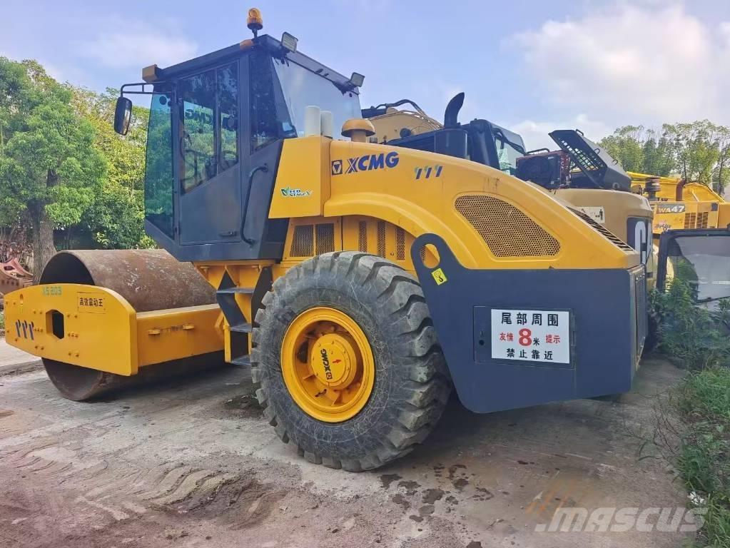 XCMG XS 202 J Single drum rollers