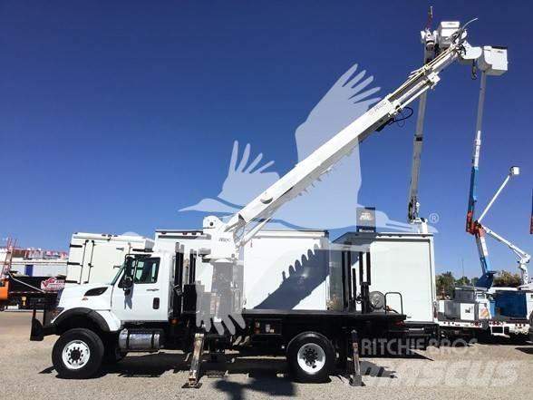 Altec DM47TB Truck mounted aerial platforms