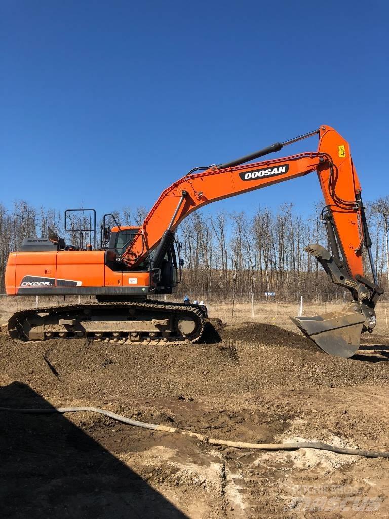 Develon DX225LC-5 Crawler excavators