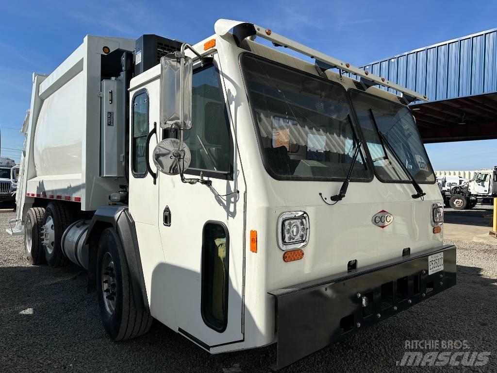  Crane Carrier LET2CC Waste trucks