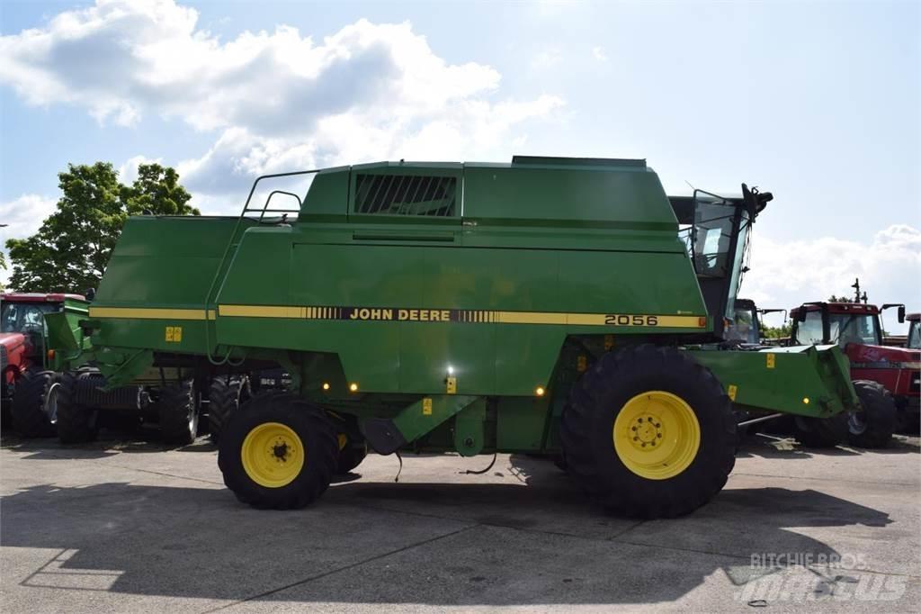 John Deere 2056 Combine harvesters