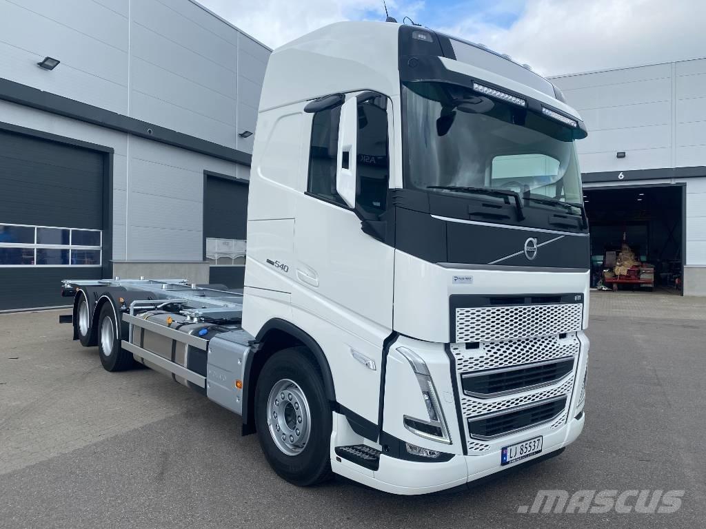 Volvo FH 540 Containerframe/Skiploader trucks