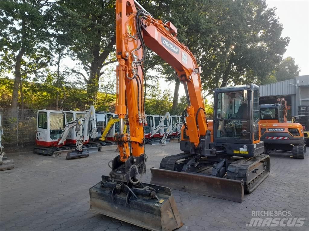 Doosan DX85R-3 Midi excavators  7t - 12t