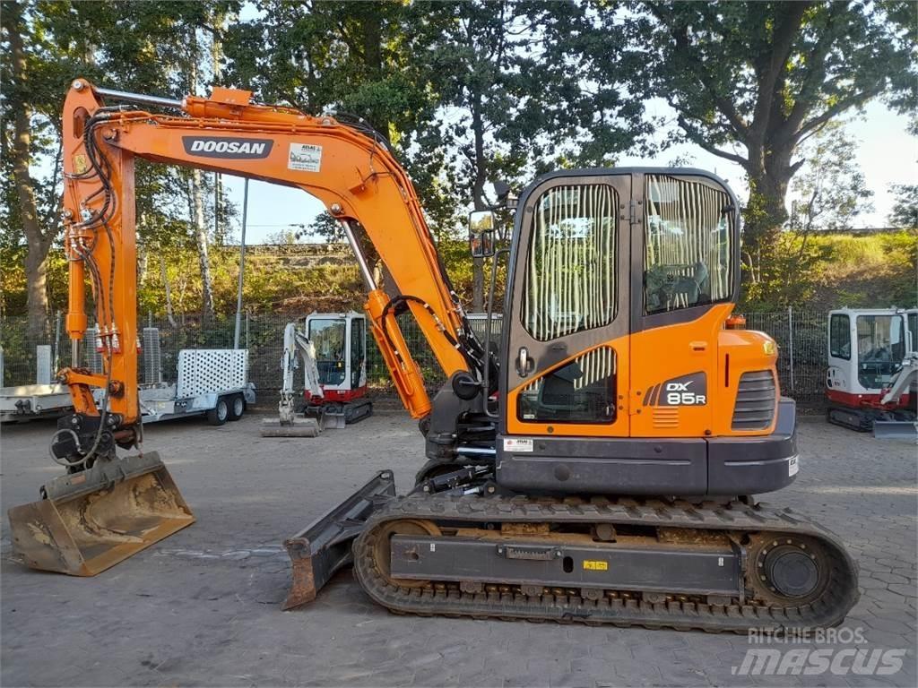 Doosan DX85R-3 Midi excavators  7t - 12t