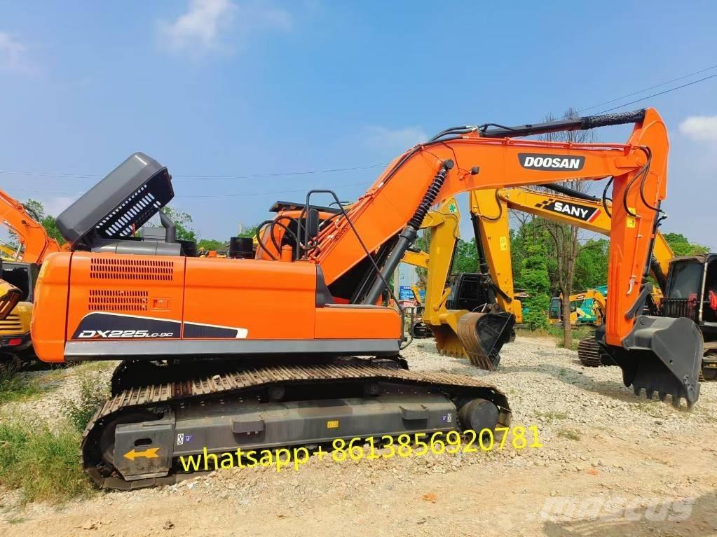 Doosan DX 225 Crawler excavators