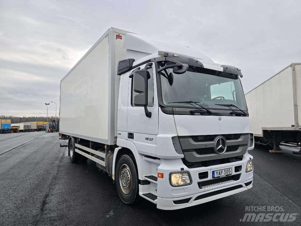 Mercedes-Benz 1832 Van Body Trucks