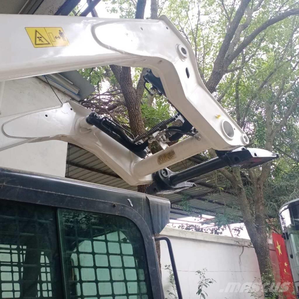 Bobcat T 770 Crawler FEL's