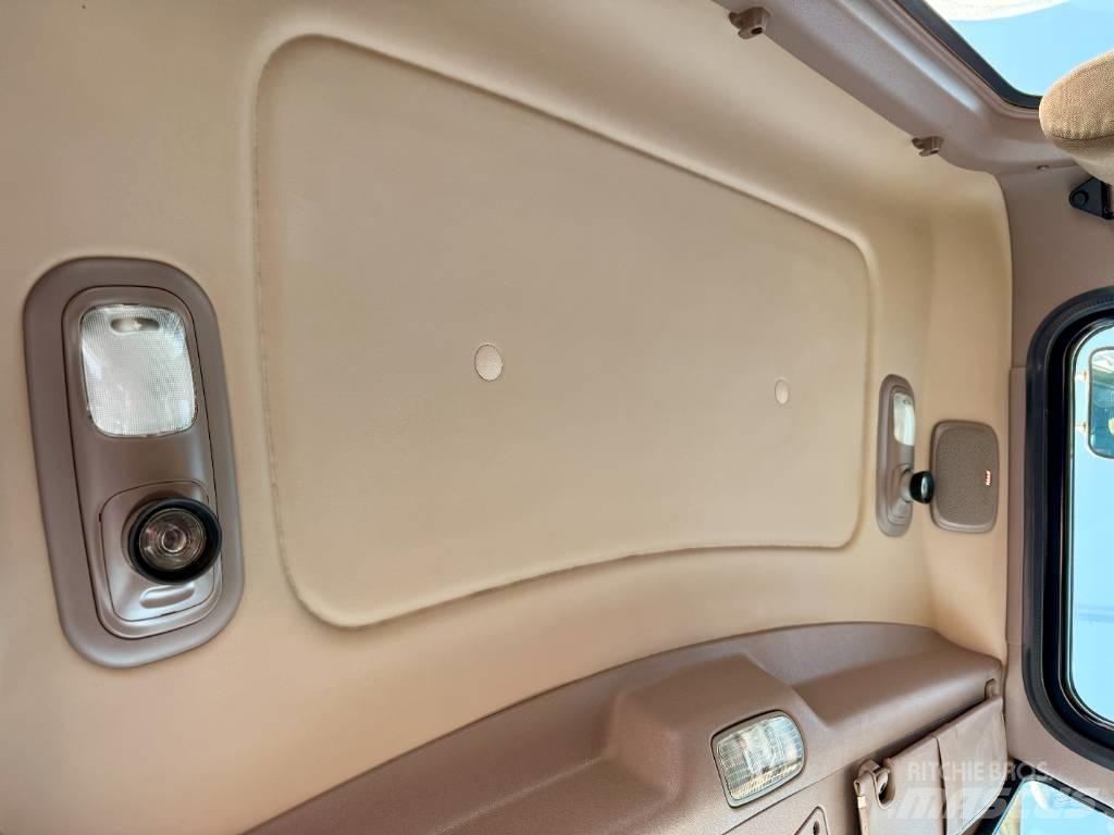 Peterbilt 388 Truck Tractor Units