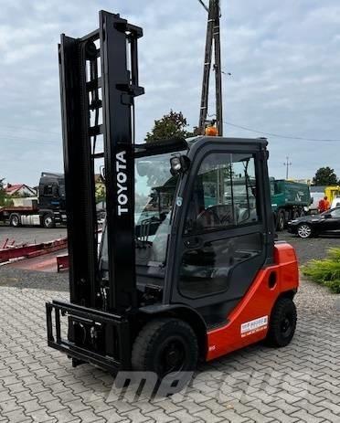Toyota 02-8 FG F 25 LPG trucks