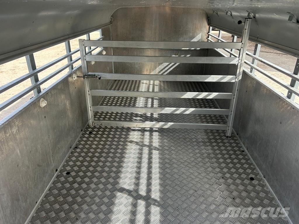 Ifor Williams TA 510 Livestock carrying trailers
